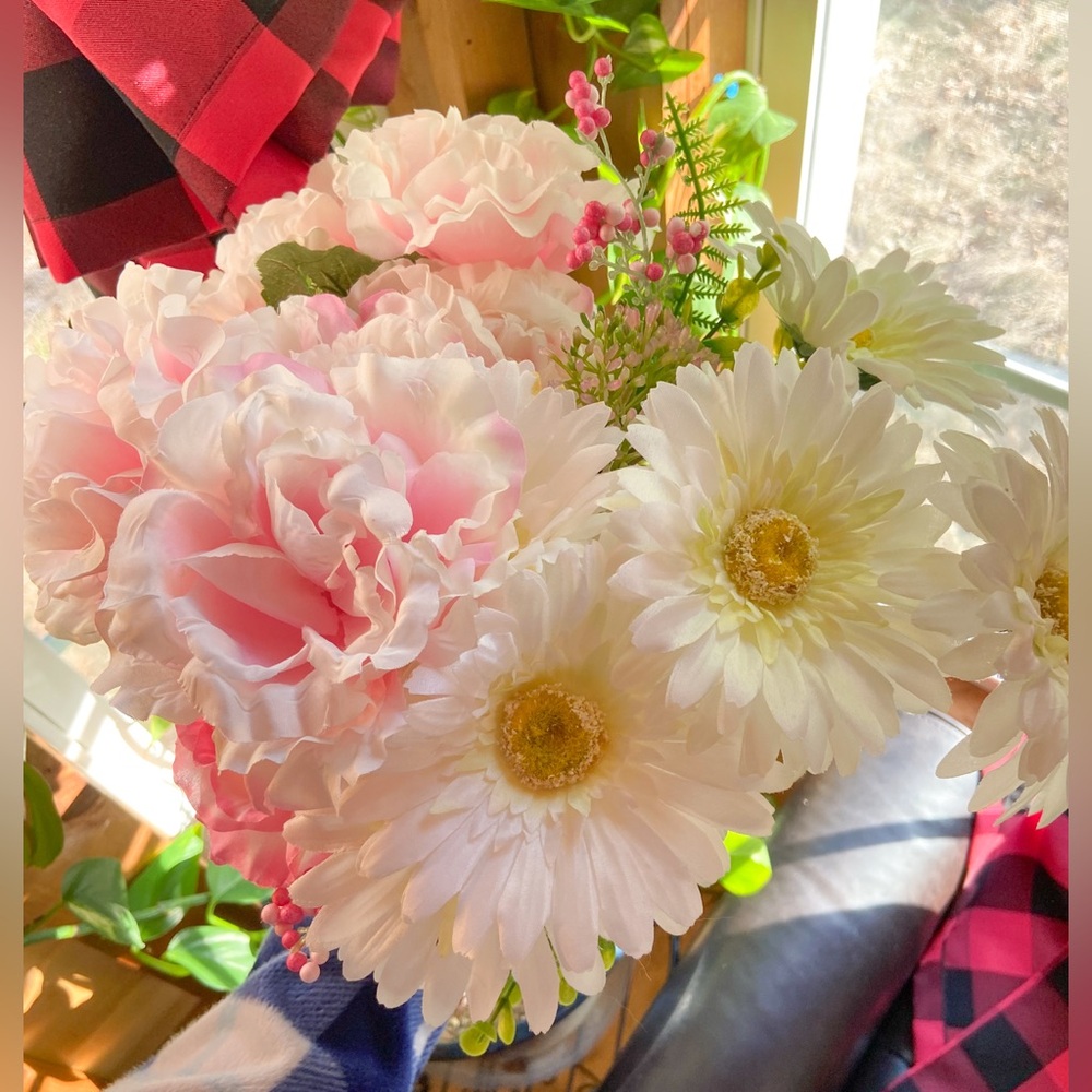 Bundle of Flower/Floral Picks & Garland Home Holiday Decor Artificial Flowers - Picture 5 of 12